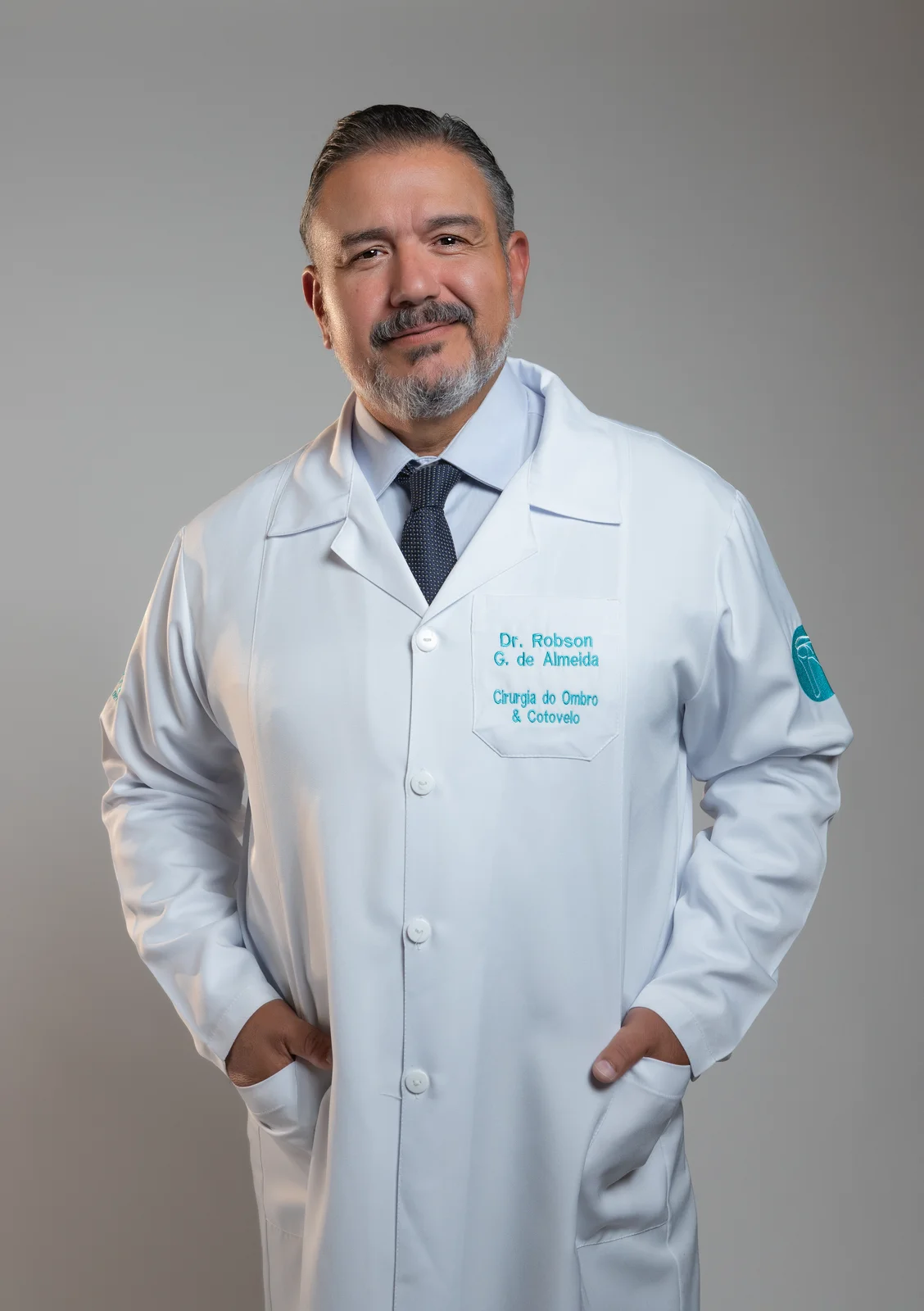 Retrato de Dr. Robson G. de Almeida, Cirurgia do ombro e cotovelo